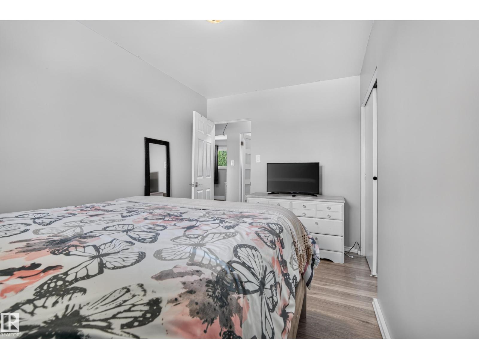 13512 111 ST NW - 22