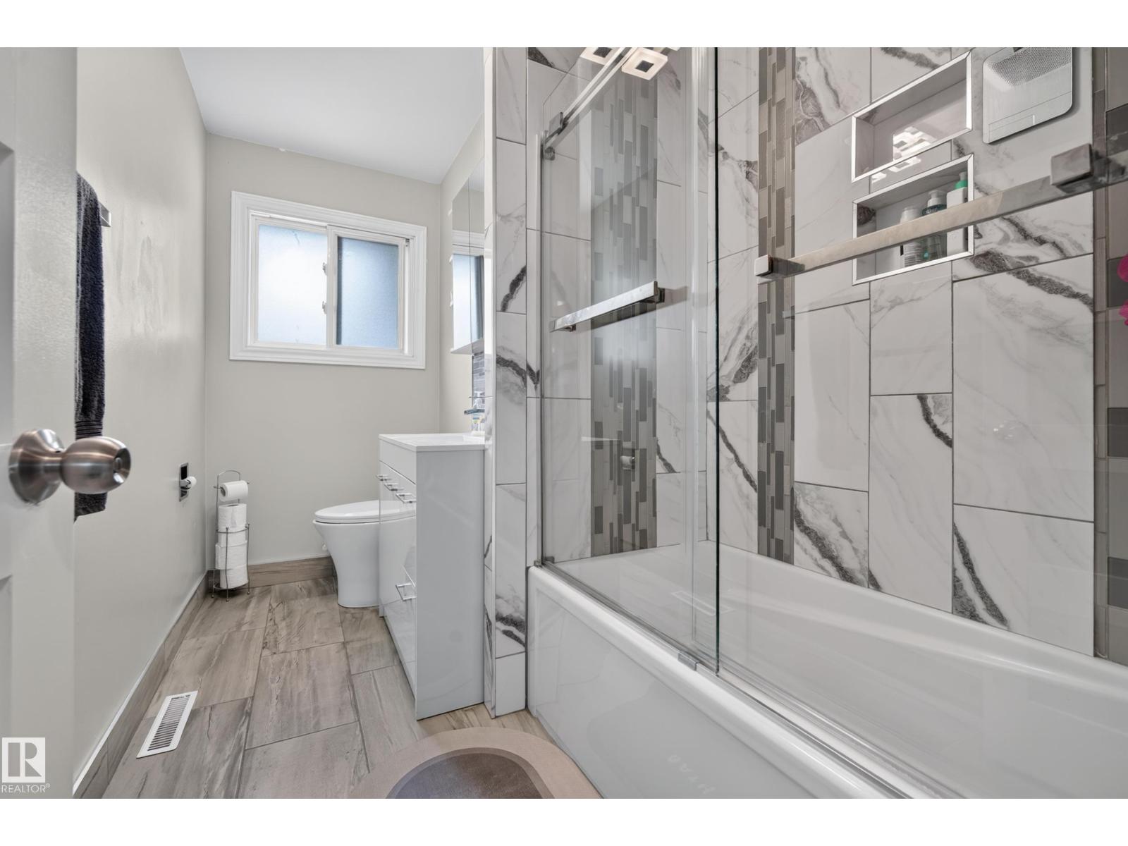 13512 111 ST NW - 15