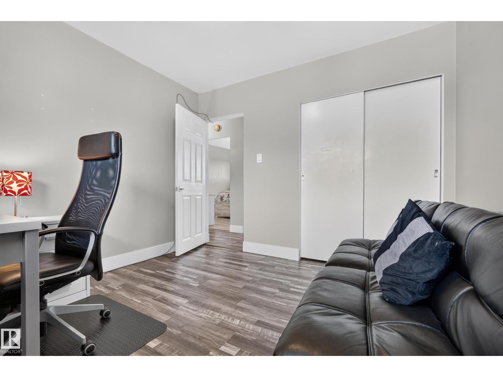 13512 111 ST NW - 20