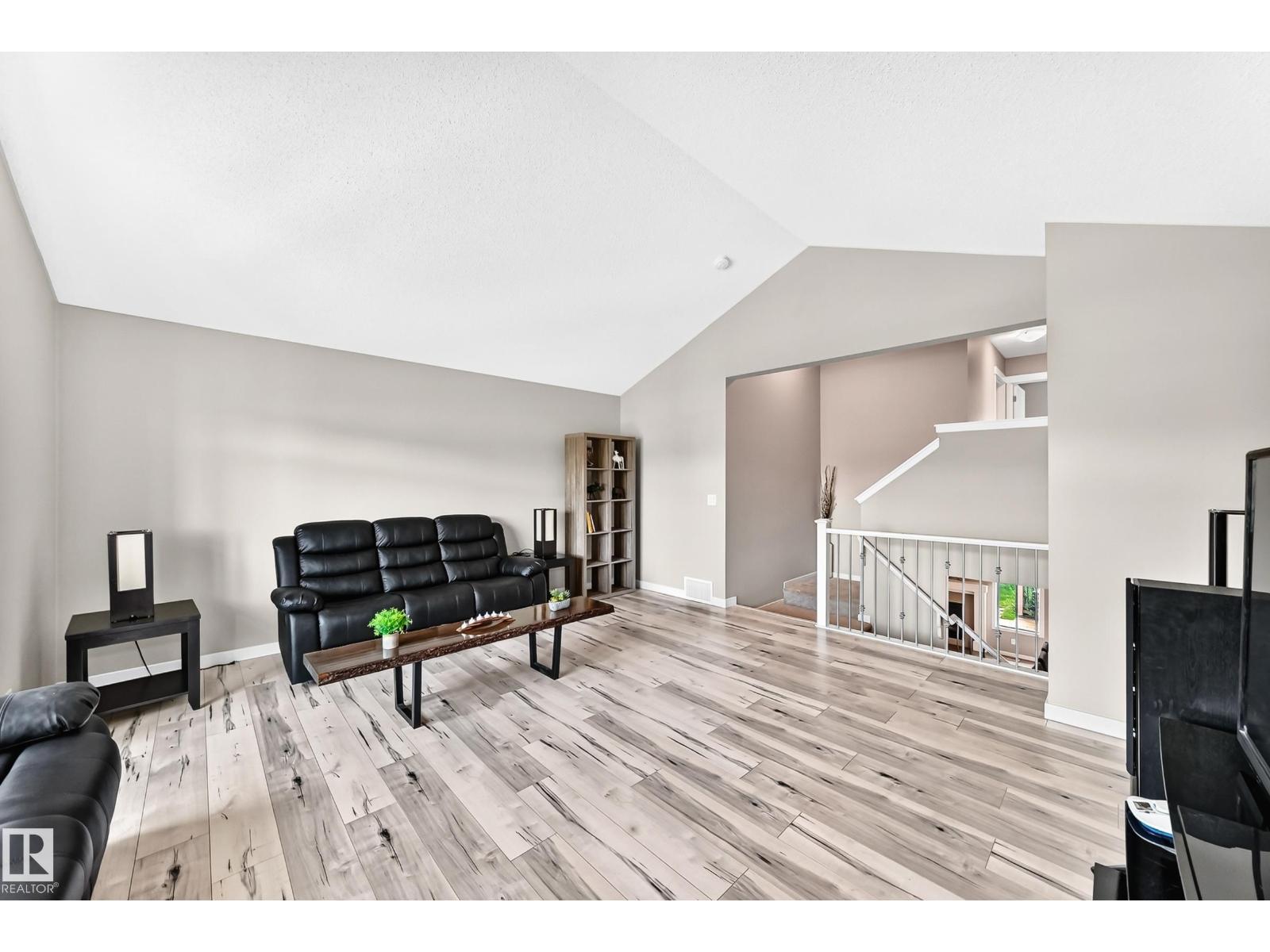 5633 175A AV NW - 30