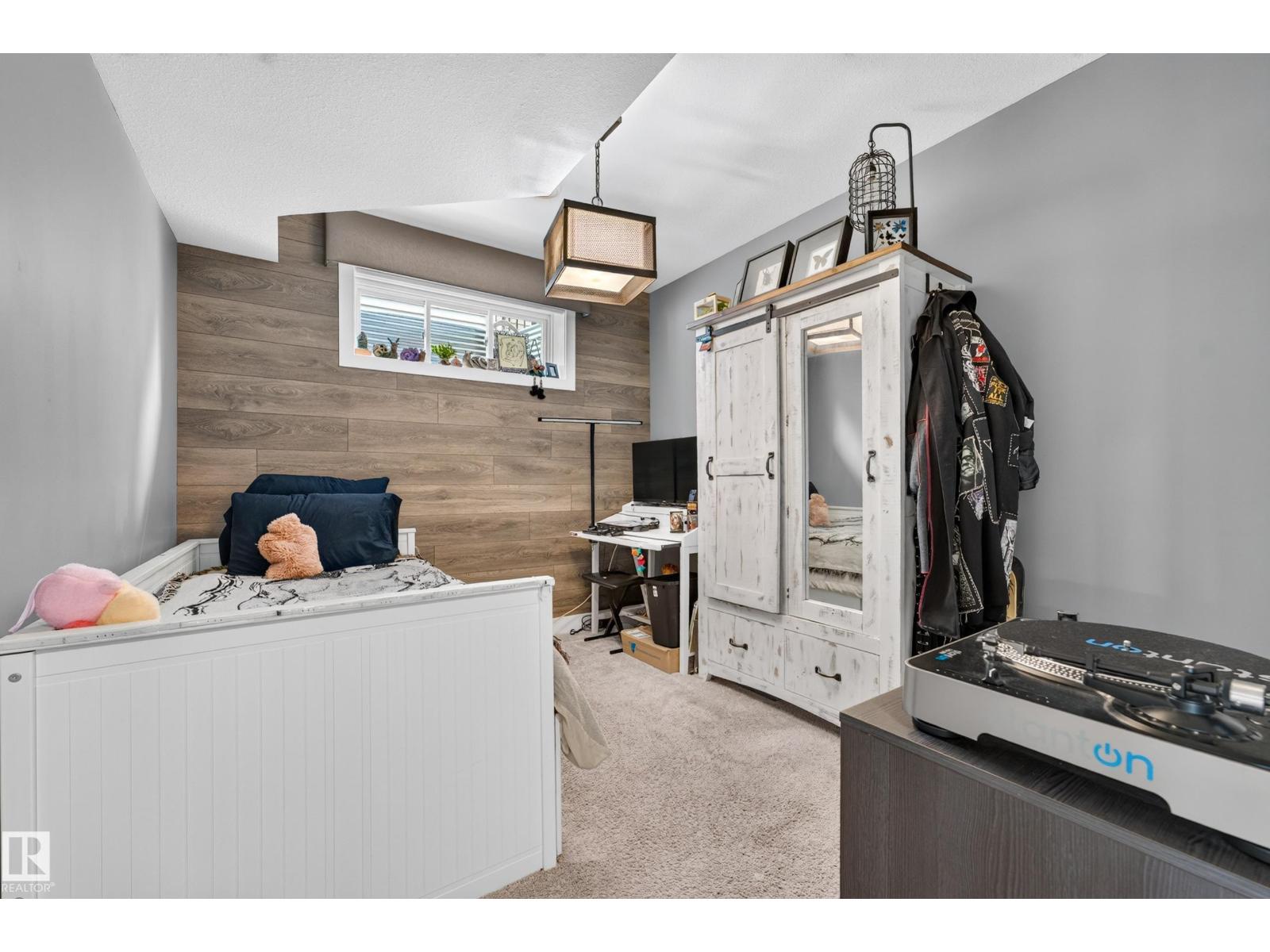 15 ALTADENA PT NW - 56