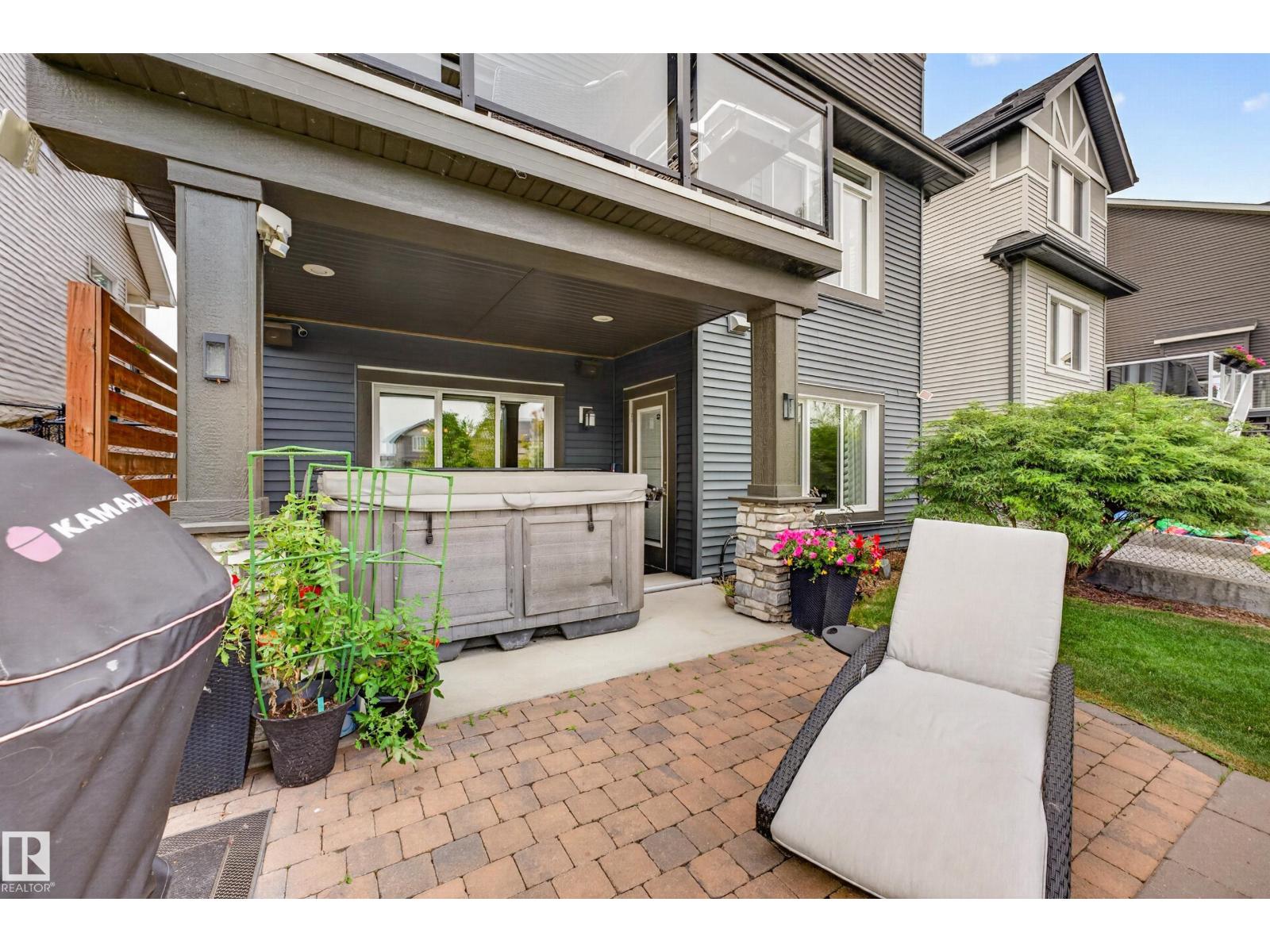 15 ALTADENA PT NW - 64