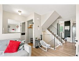1090 Lakewood Rd N Nw, Edmonton, AB T6K3T7 Photo 10