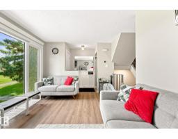 1090 Lakewood Rd N Nw, Edmonton, AB T6K3T7 Photo 9