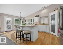 #17 9 Dechene Rd Nw, Edmonton, AB T6M2V1 Photo 9