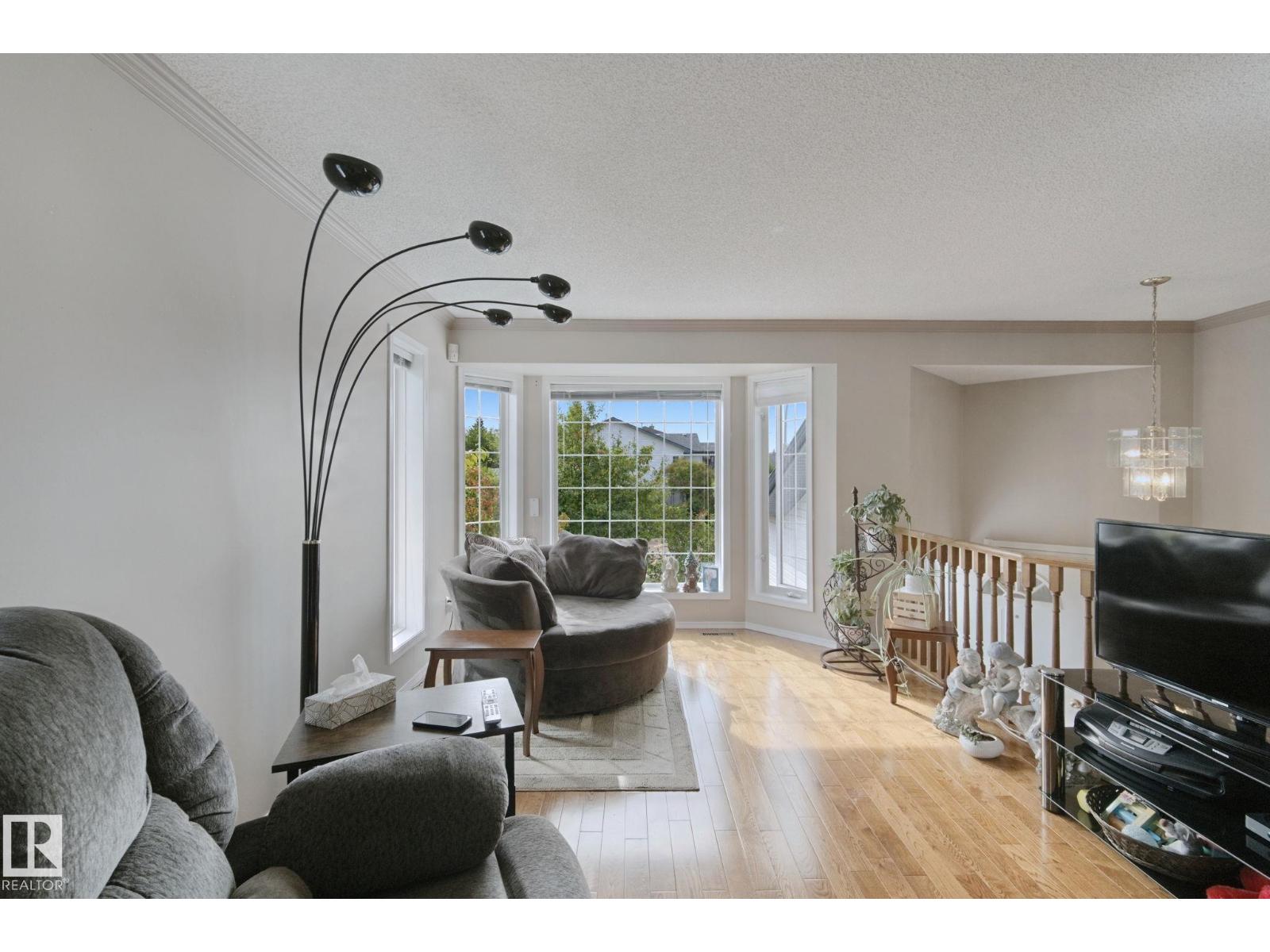 29 HIGHLAND CR - 6
