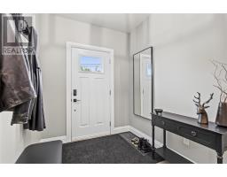 76 Bennett Avenue thumbnail 2