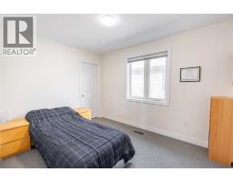 353 Gables Avenue, Petrolia, ON N0N1R0 Photo 13