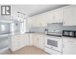 4pc Bathroom - 353 Gables Avenue, Petrolia, ON N0N1R0 Photo 9