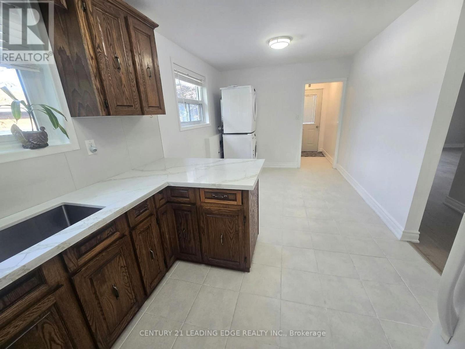 855 Zator Avenue, Pickering, ON photo 17