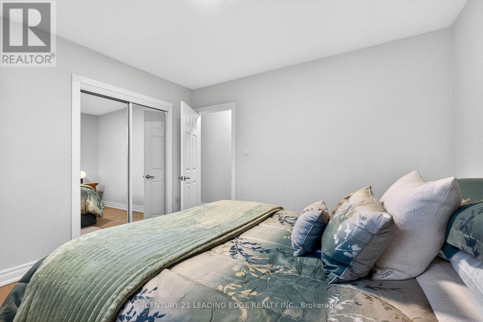 855 Zator Avenue, Pickering, ON photo 40