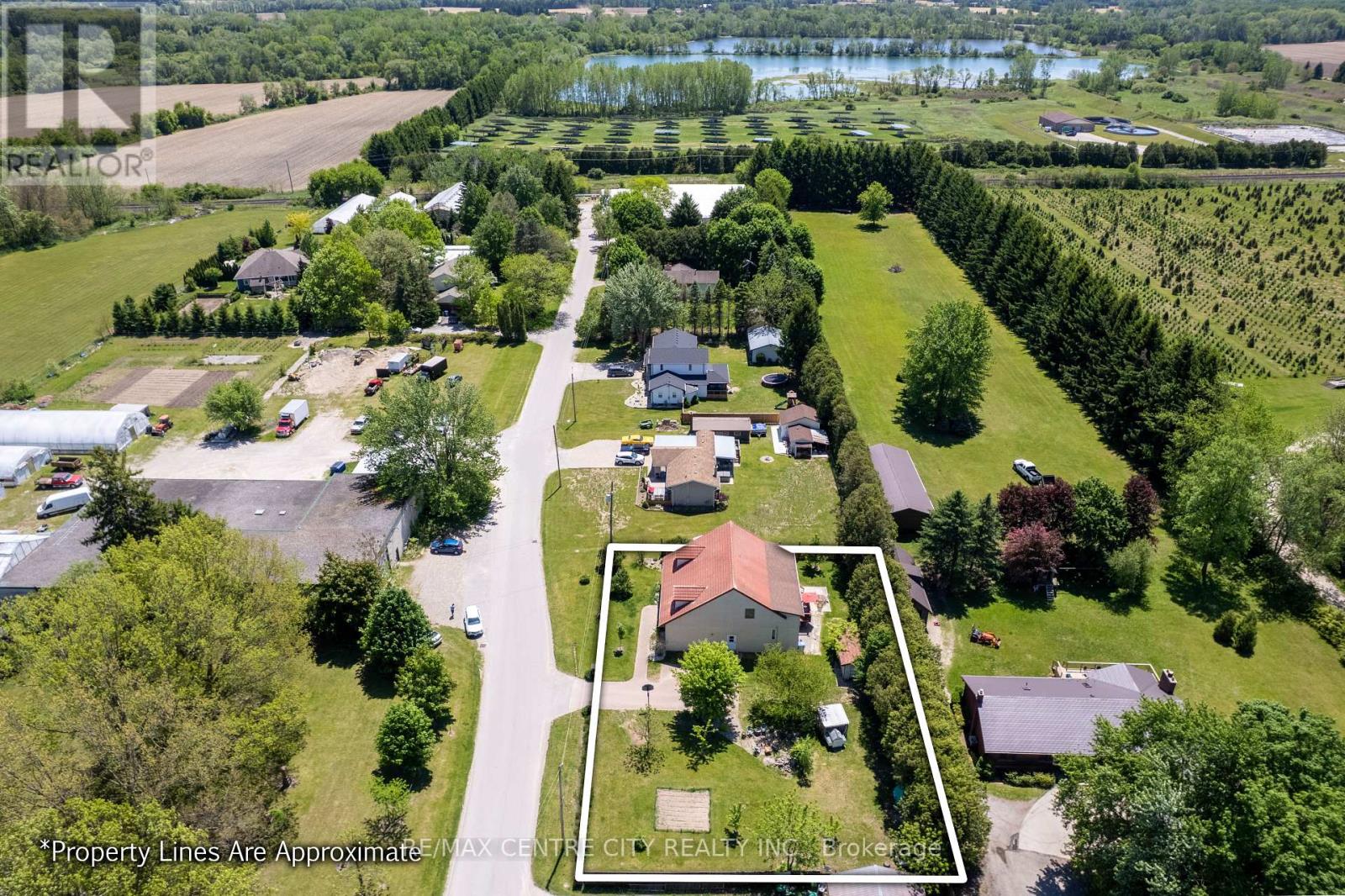 176 EASTMAN AVENUE, Strathroy-Caradoc (NW) — photo 2