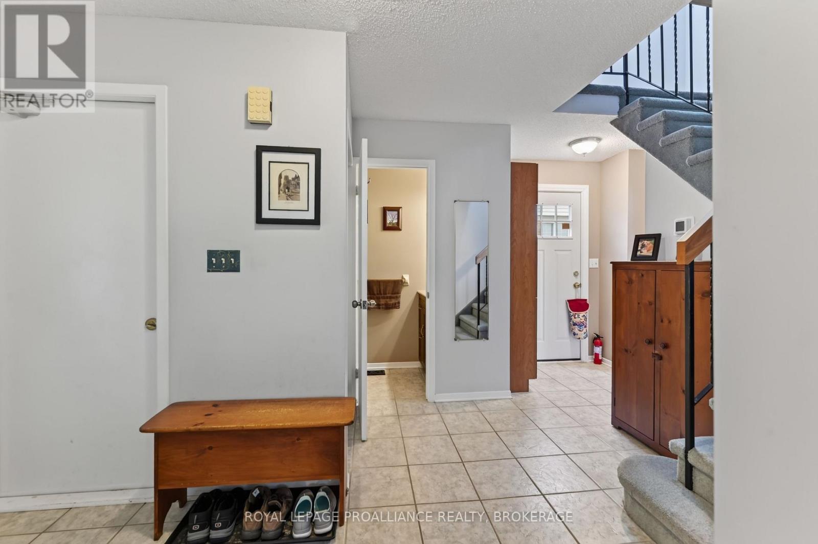 18 RICHDALE COURT - 12
