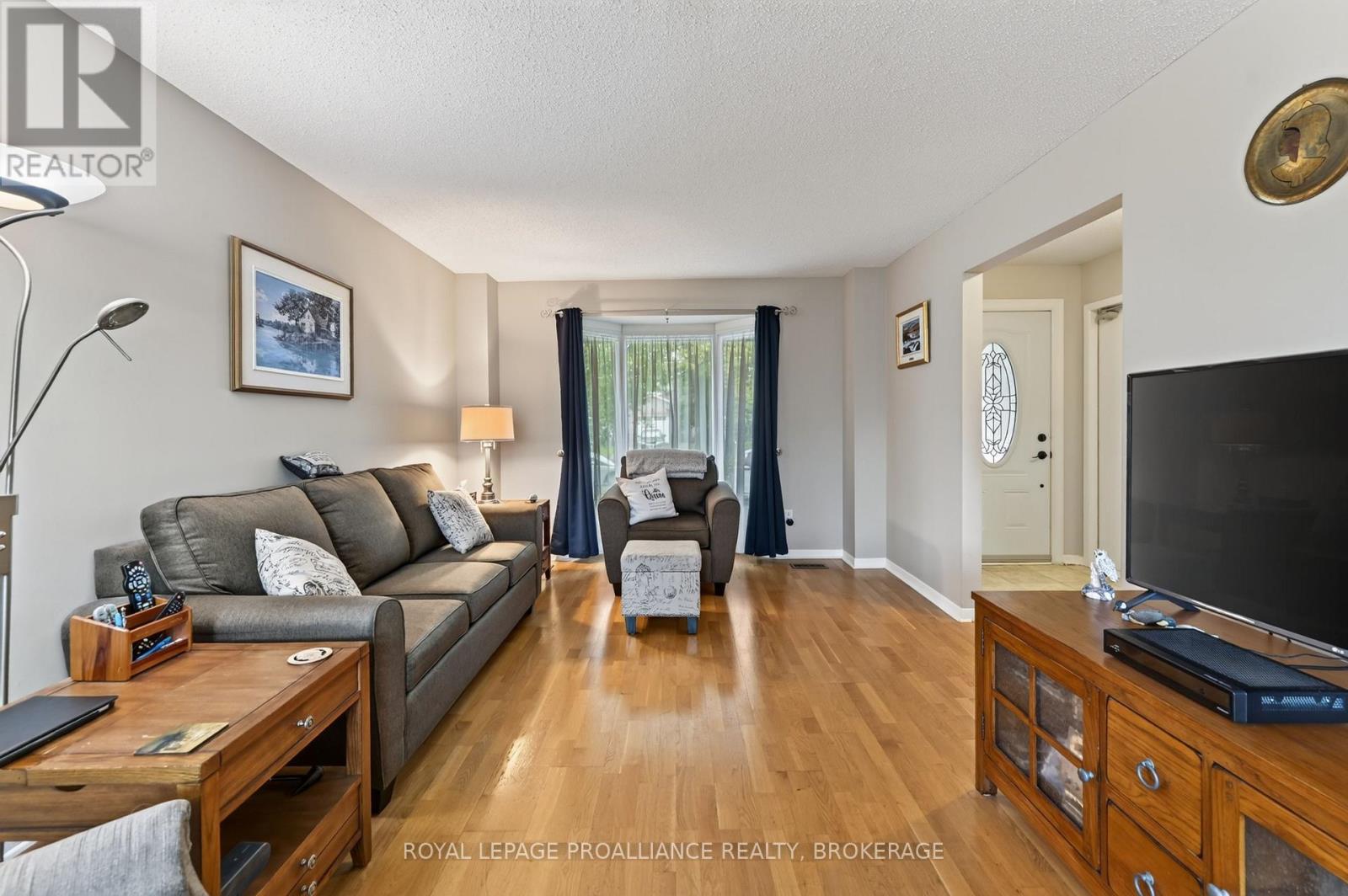 18 RICHDALE COURT - 5