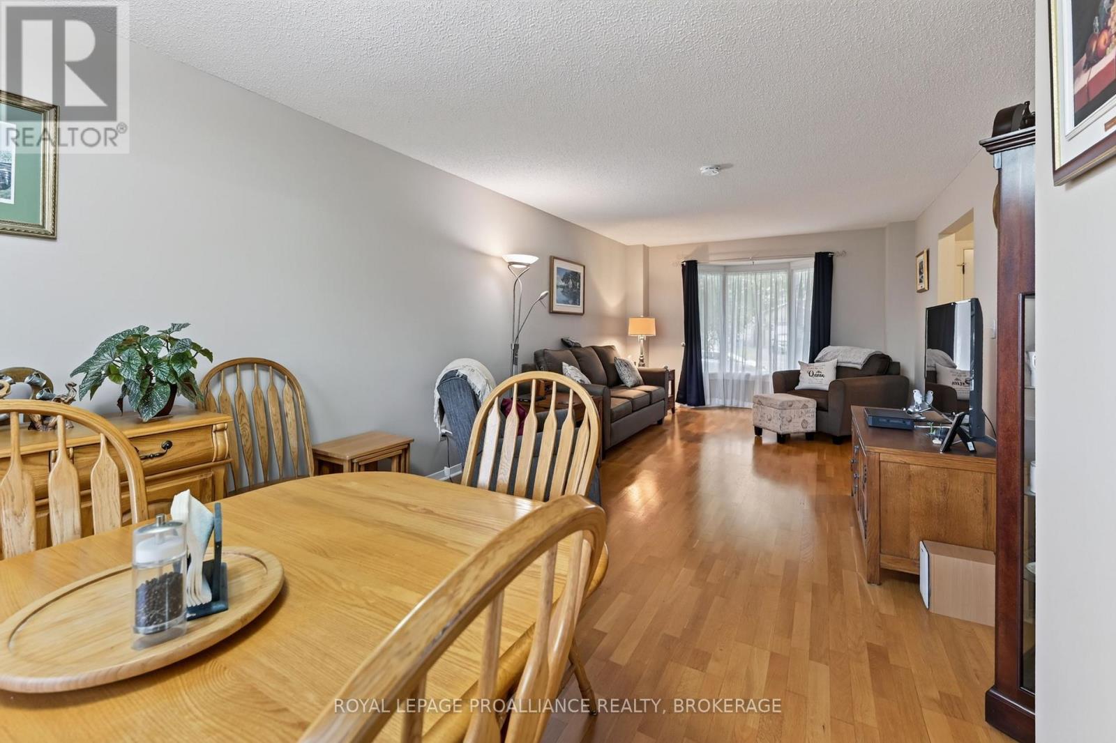 18 RICHDALE COURT - 6