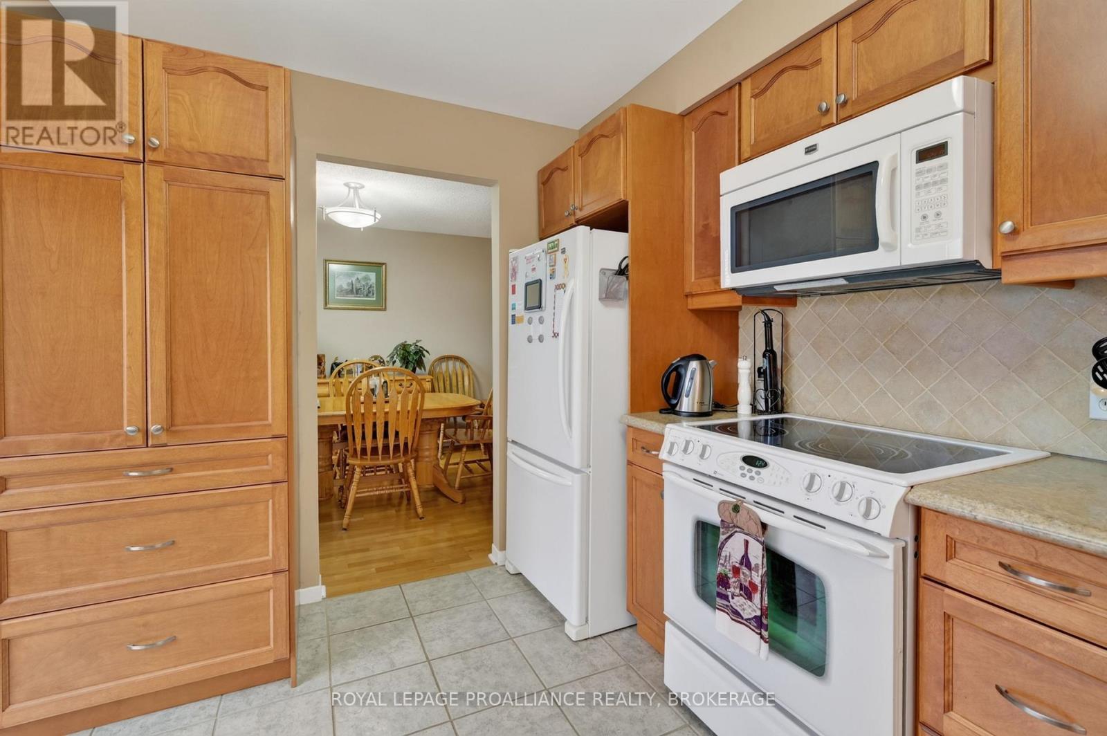 18 RICHDALE COURT - 8