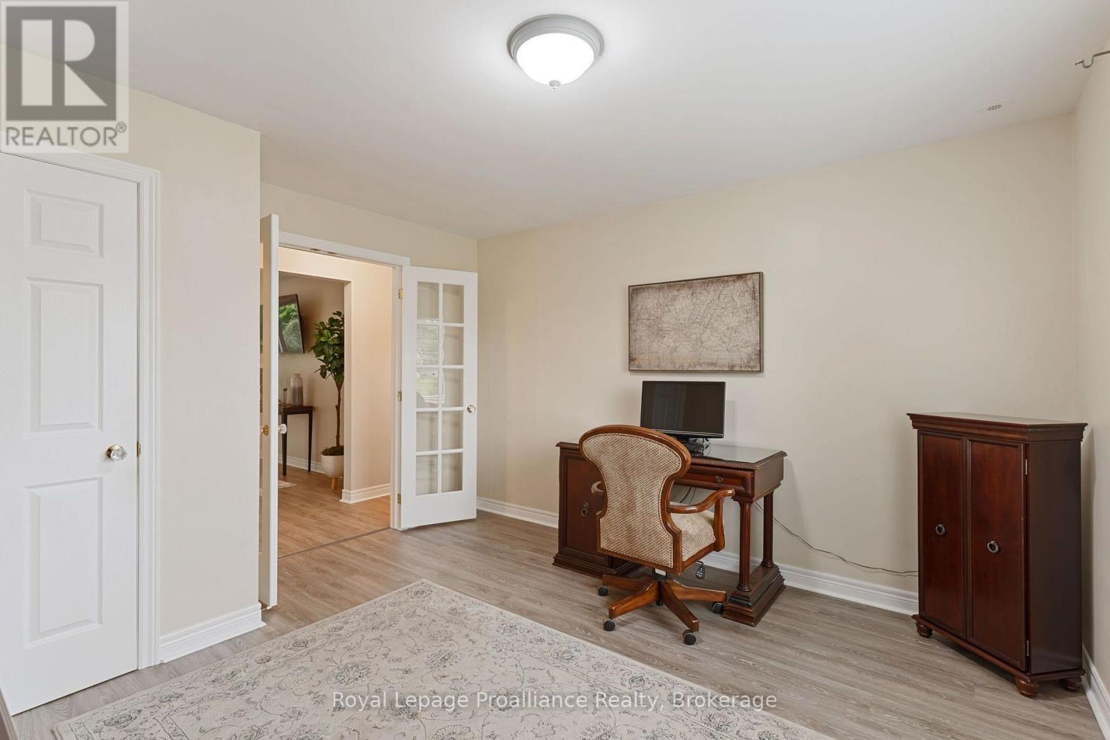 22 STEPHEN STREET - 26