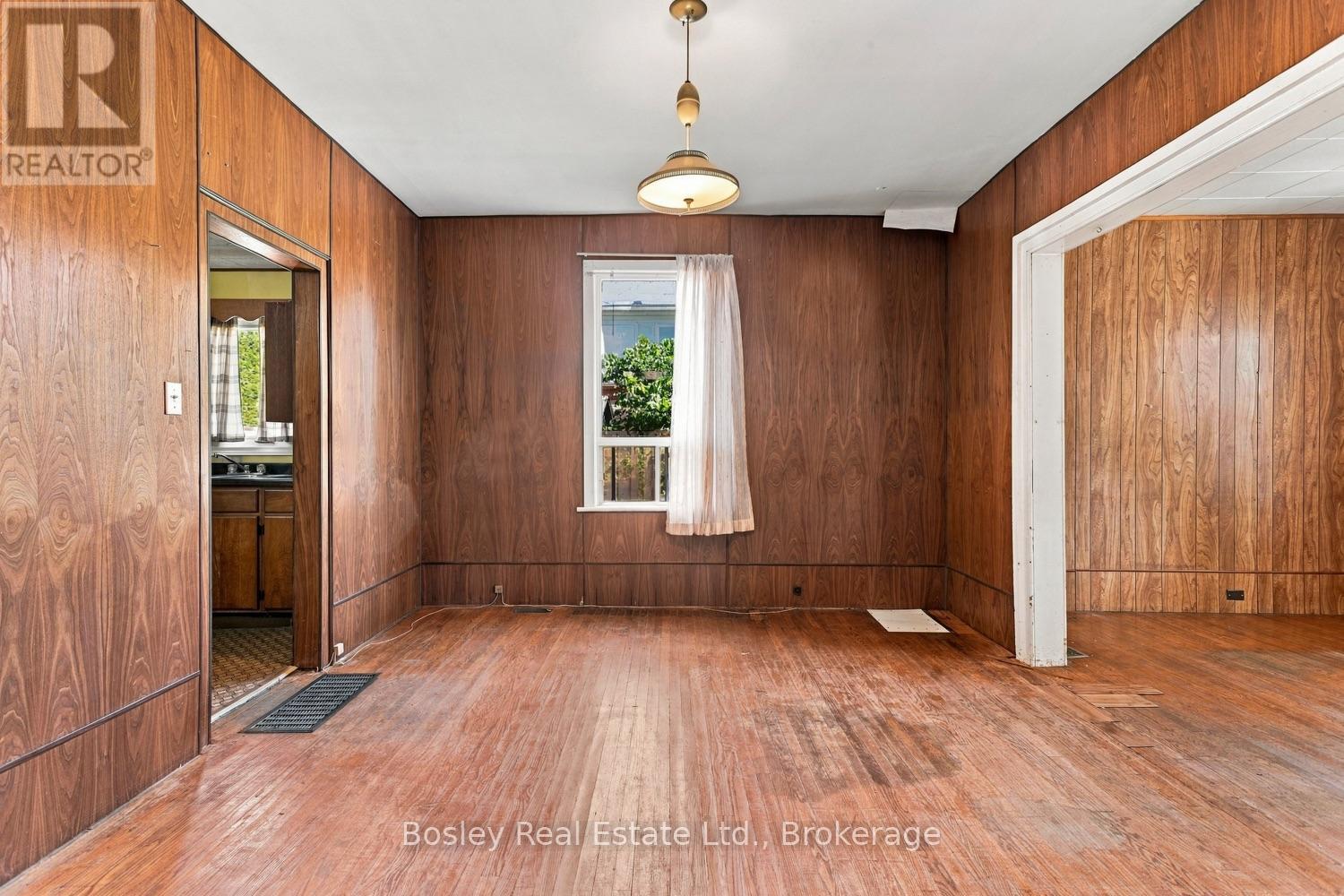 361 BOND STREET - 14