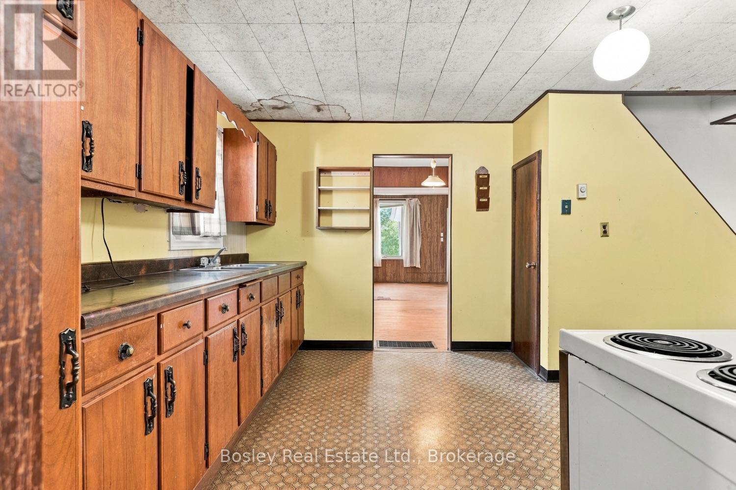 361 BOND STREET - Image 20