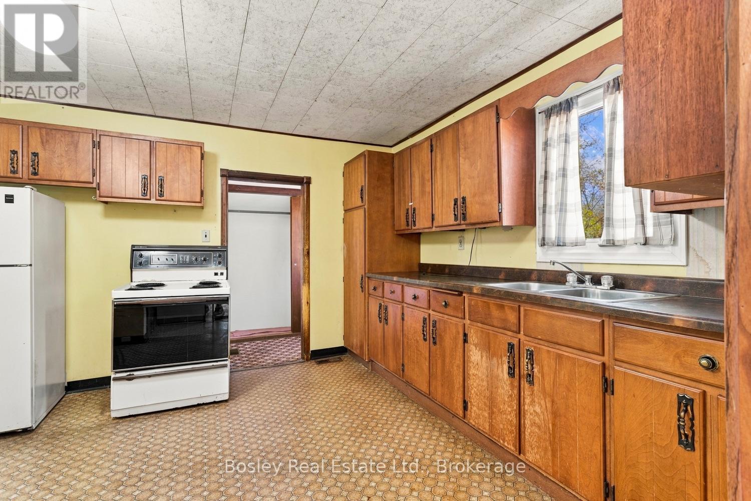 361 BOND STREET - Image 21