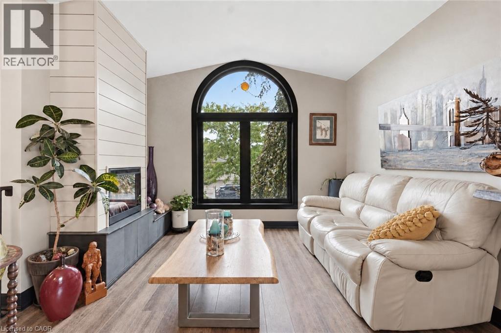 8115 BEAVER GLEN Drive - Image 10