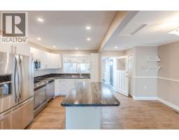 Kitchen - 1110 Kilwinning Street, Penticton, BC V2A4P1 Photo 7