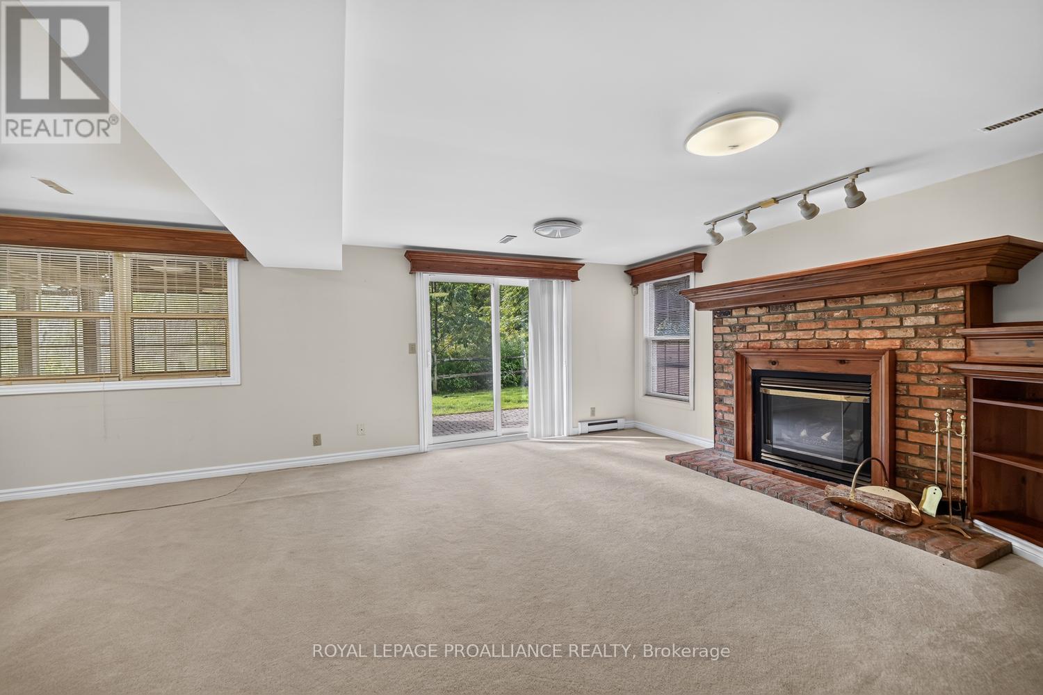 39 COUNTRY CLUB PLACE - Image 26