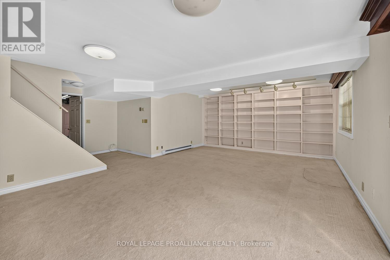 39 COUNTRY CLUB PLACE - Image 33