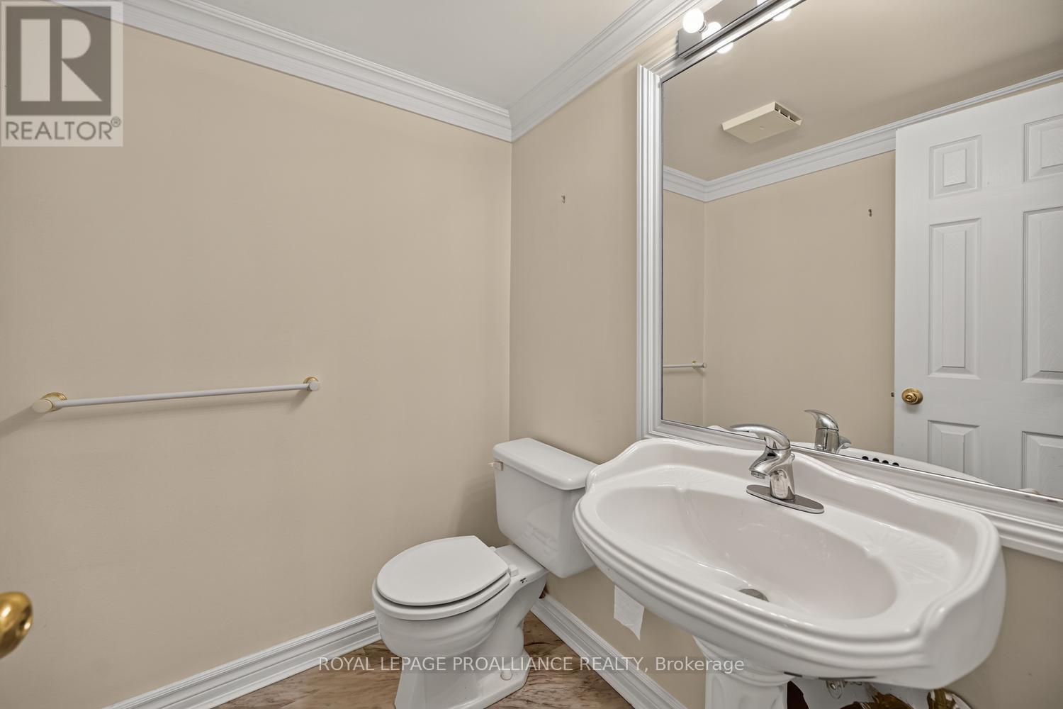 39 COUNTRY CLUB PLACE - 32