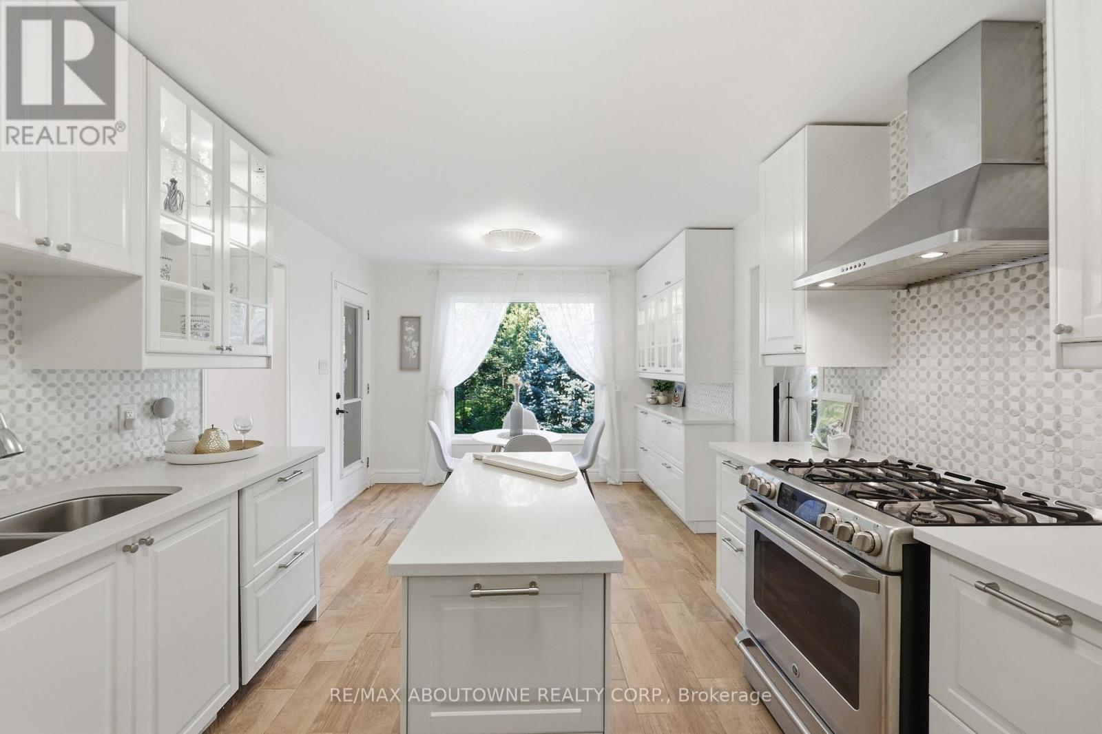 572 HARMONY AVENUE - Image 15