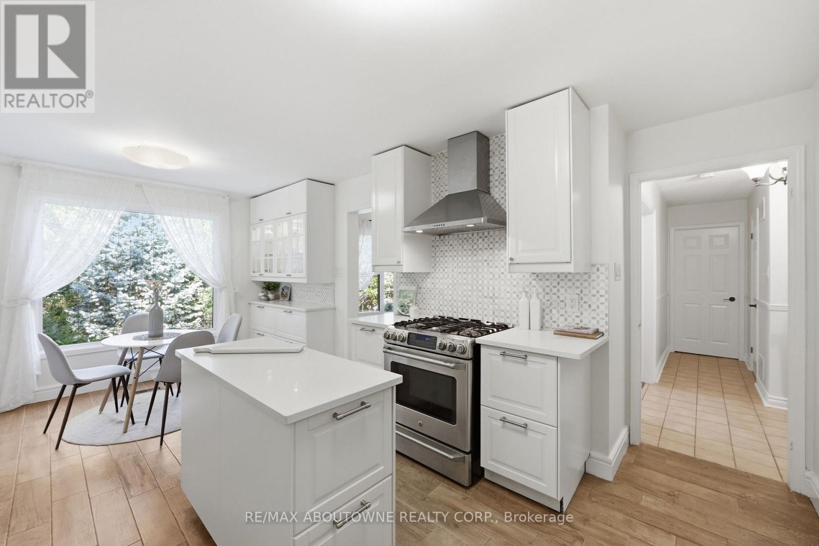 572 HARMONY AVENUE - Image 12