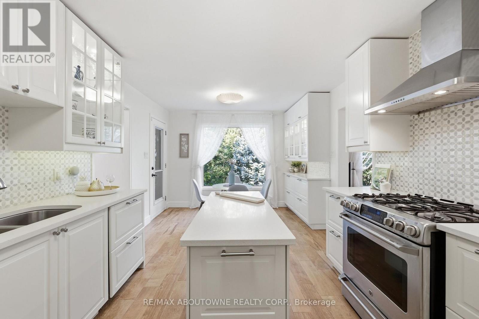 572 HARMONY AVENUE - Image 13
