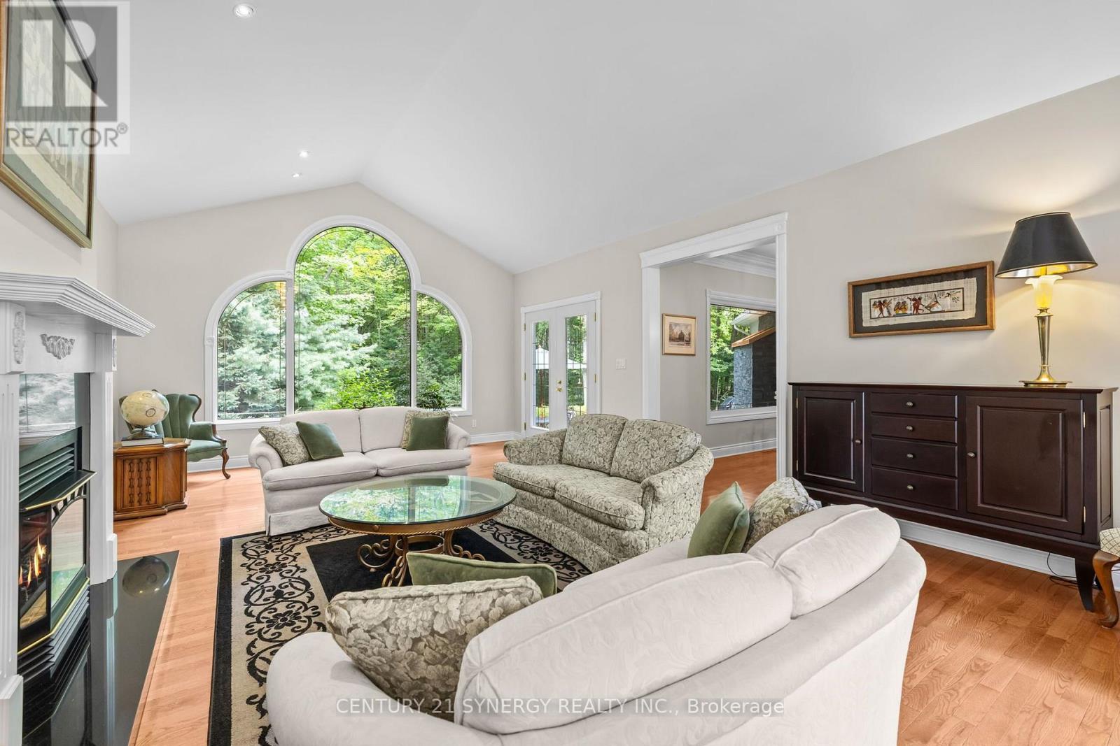 5 Bed, 4 Bath House for Sale in Ottawa – 5732 QUEENSCOURT CRESCENT, Ottawa – MLS# X13768742 - Image 13