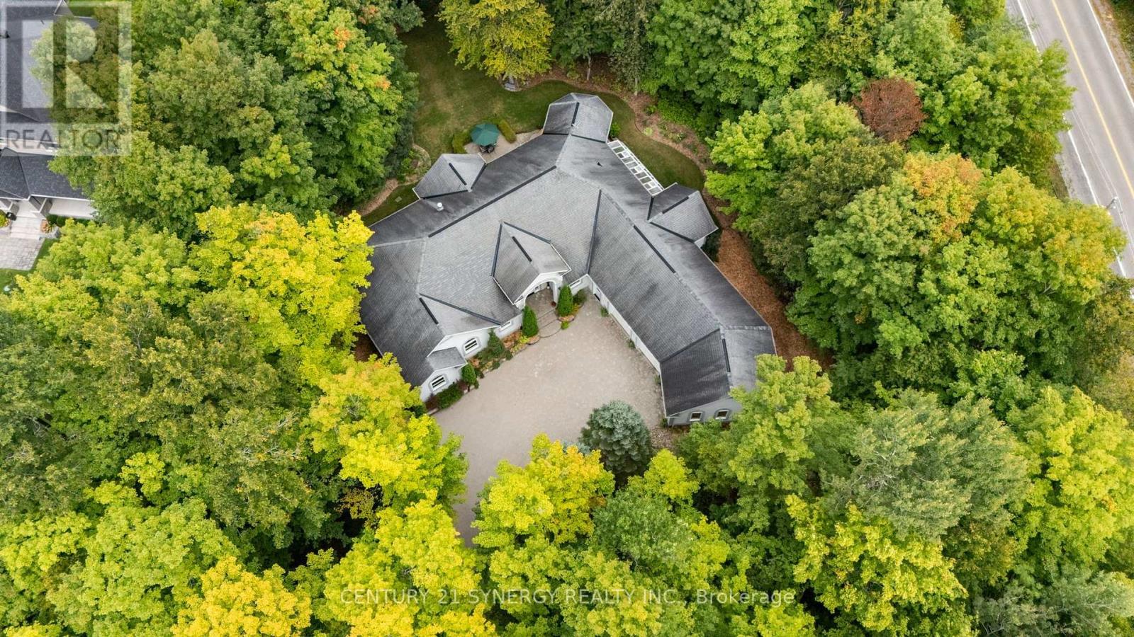 5 Bed, 4 Bath House for Sale in Ottawa – 5732 QUEENSCOURT CRESCENT, Ottawa – MLS# X13768742 - Image 7