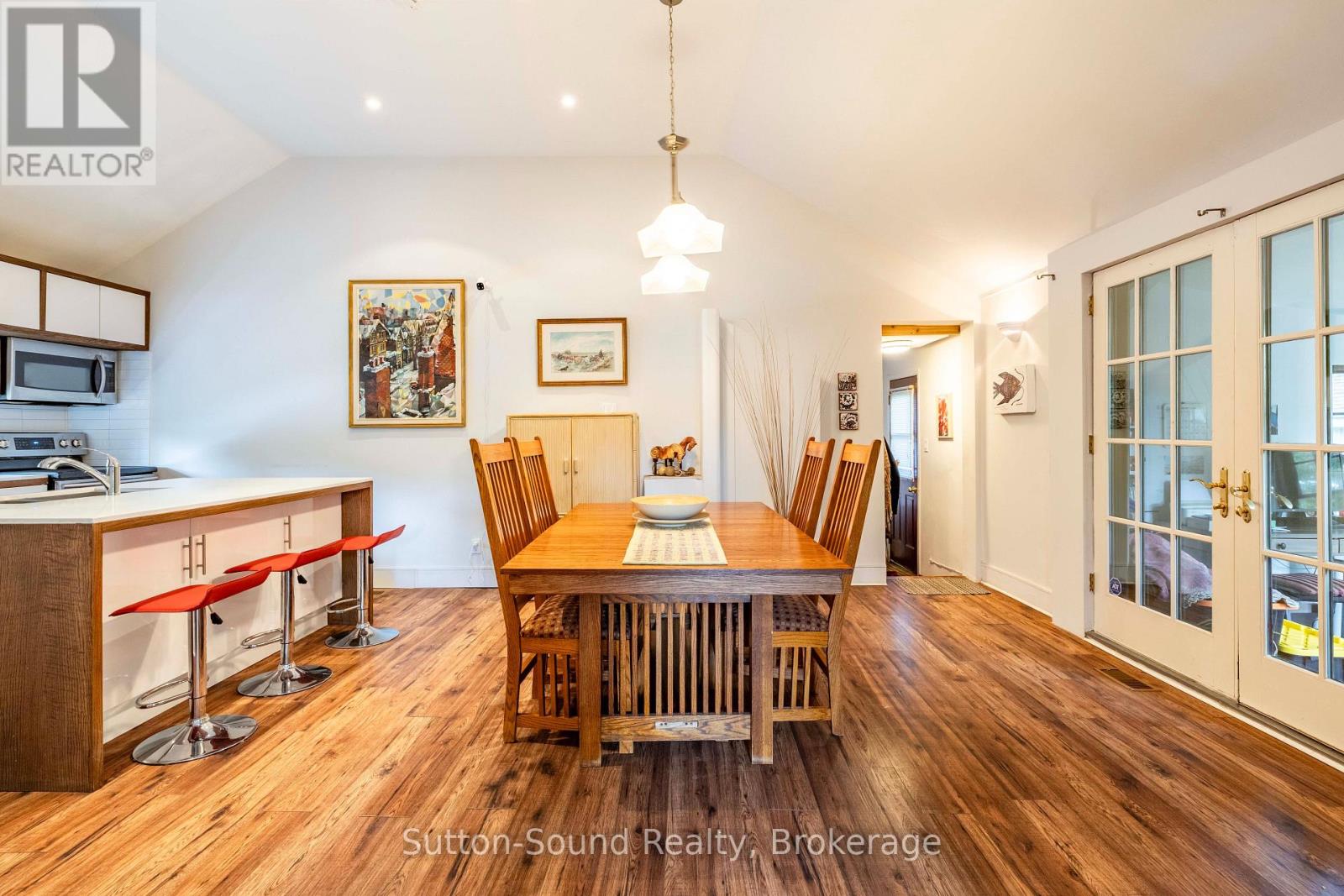 307 FOURTH STREET W - 10