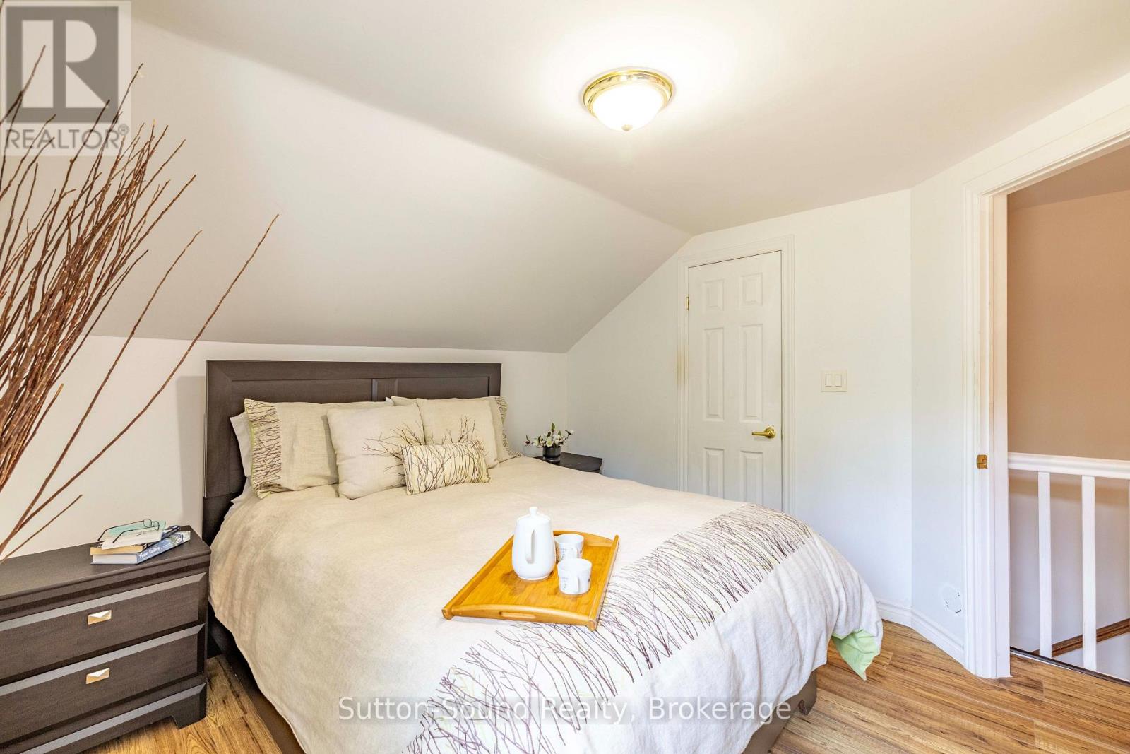 307 FOURTH STREET W - 16