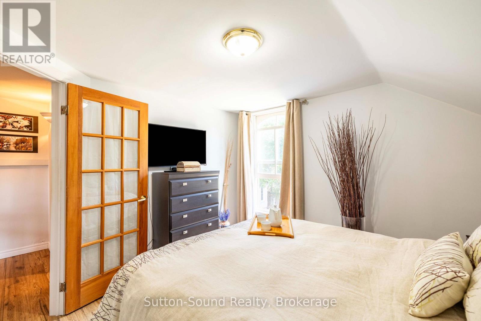 307 FOURTH STREET W - 17