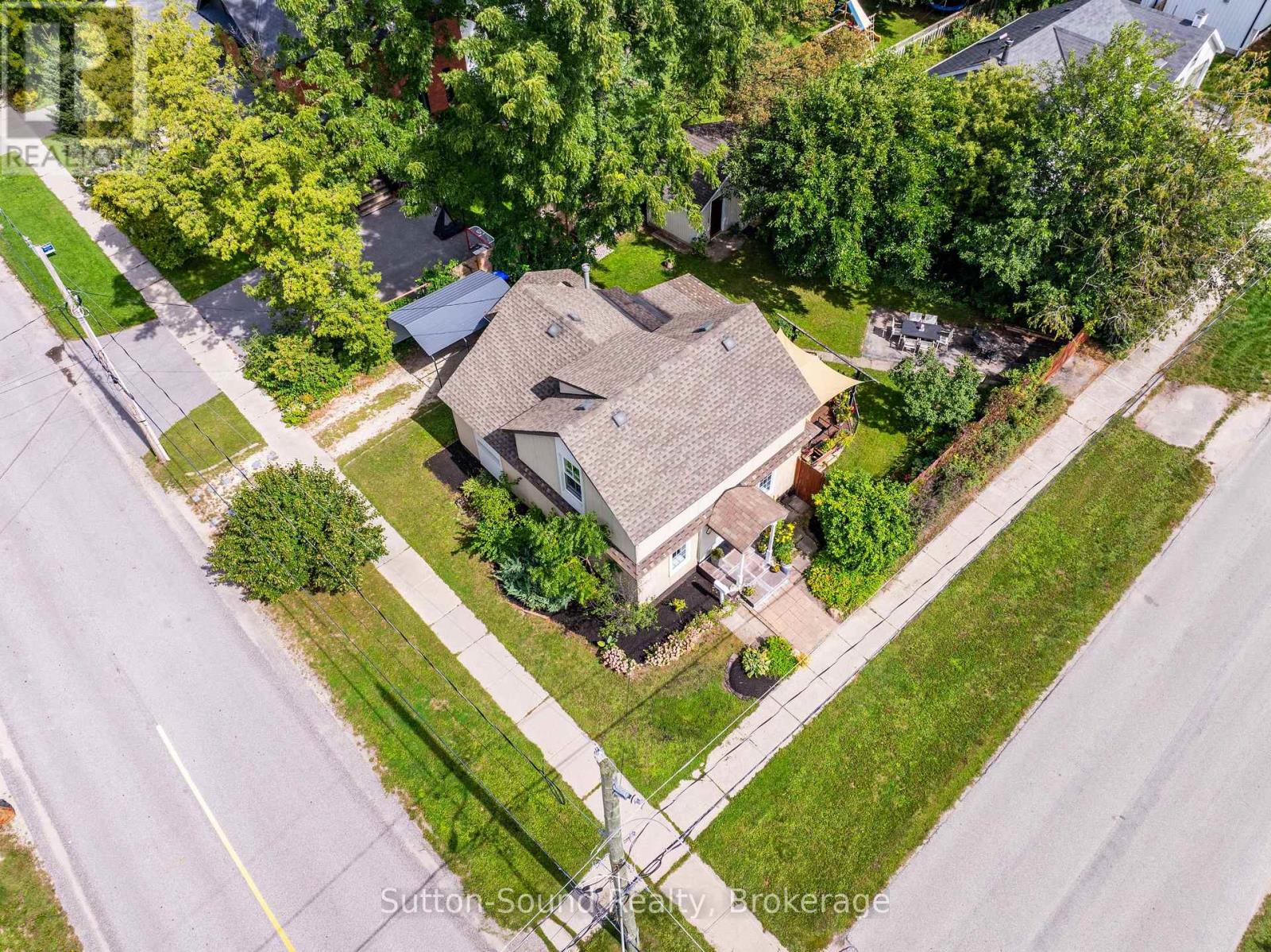 307 FOURTH STREET W - 3
