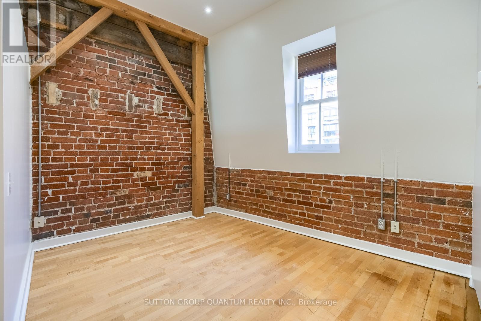 #413 81A FRONT STREET E - 18
