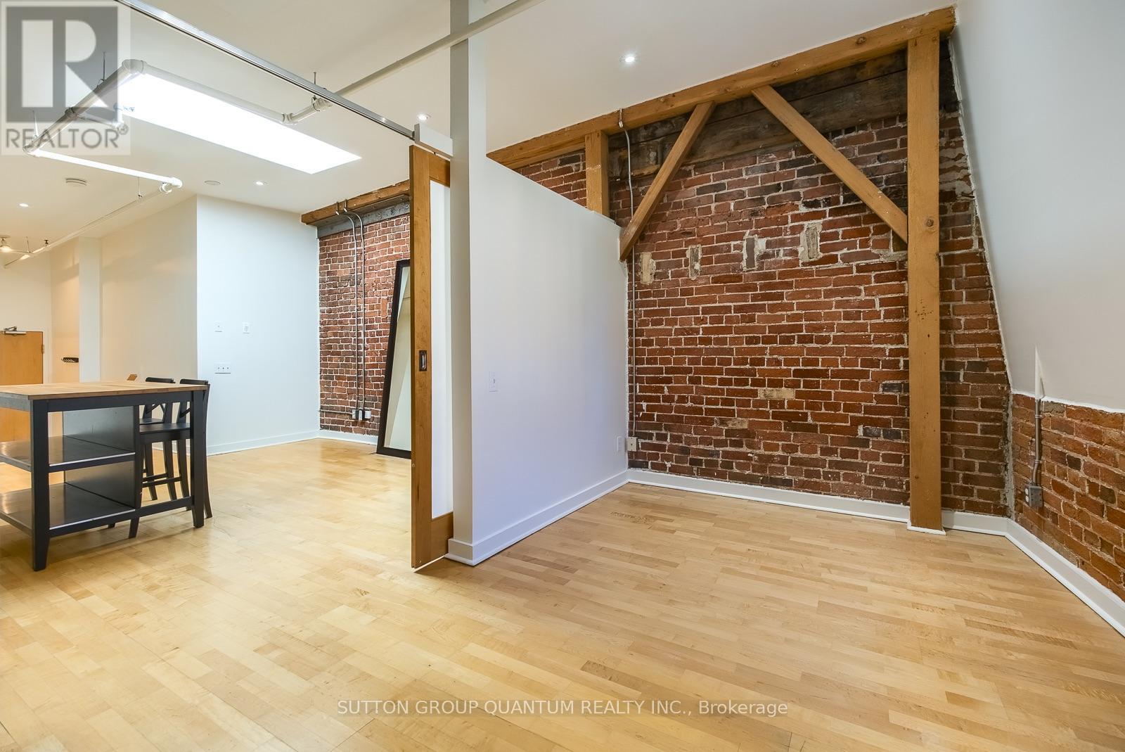 #413 81A FRONT STREET E - 21
