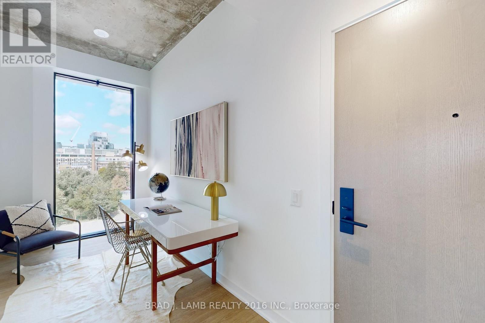 #705 195 MCCAUL STREET - 21