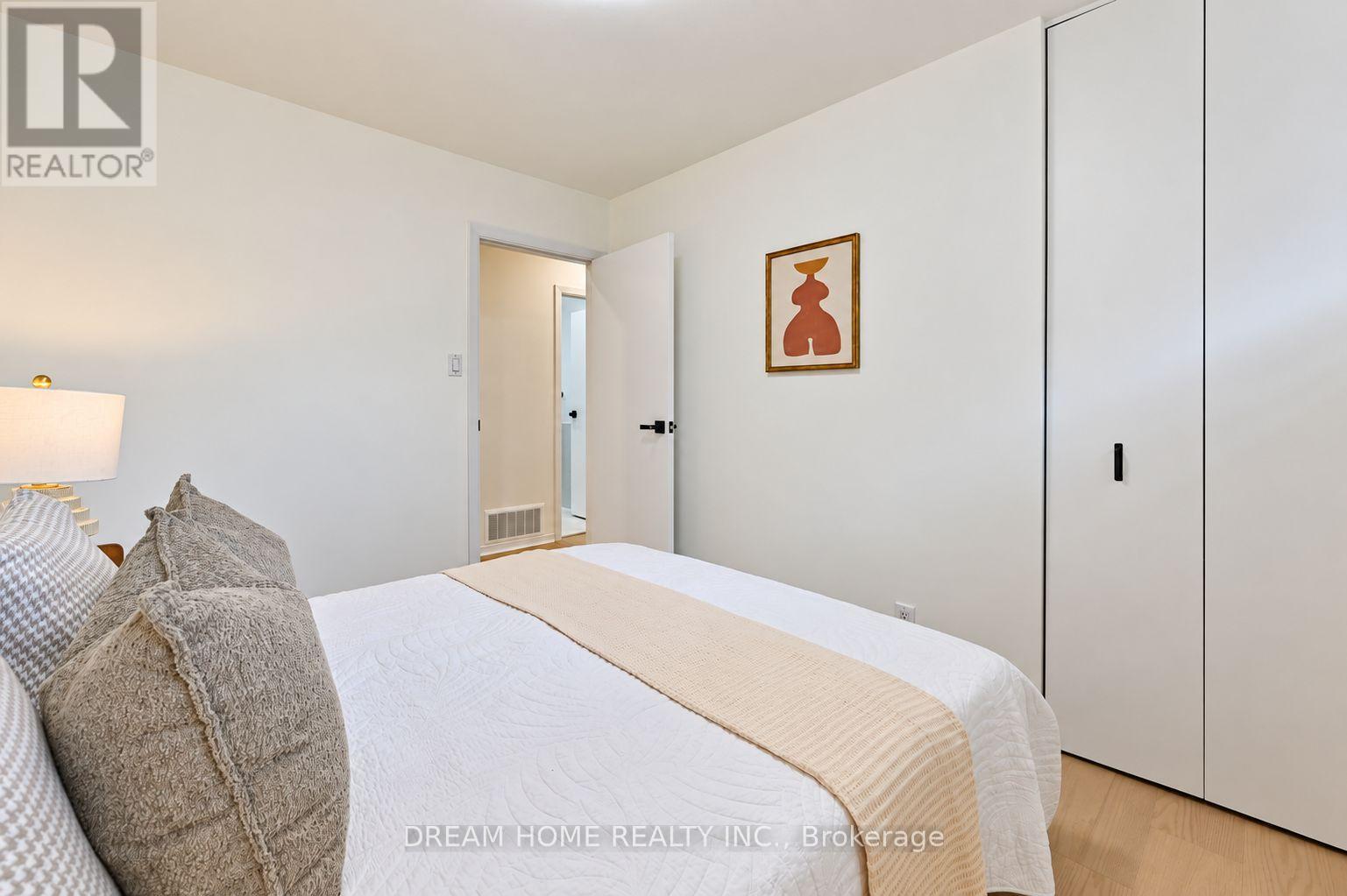 47 CLAREVILLE CRESCENT - Image 35