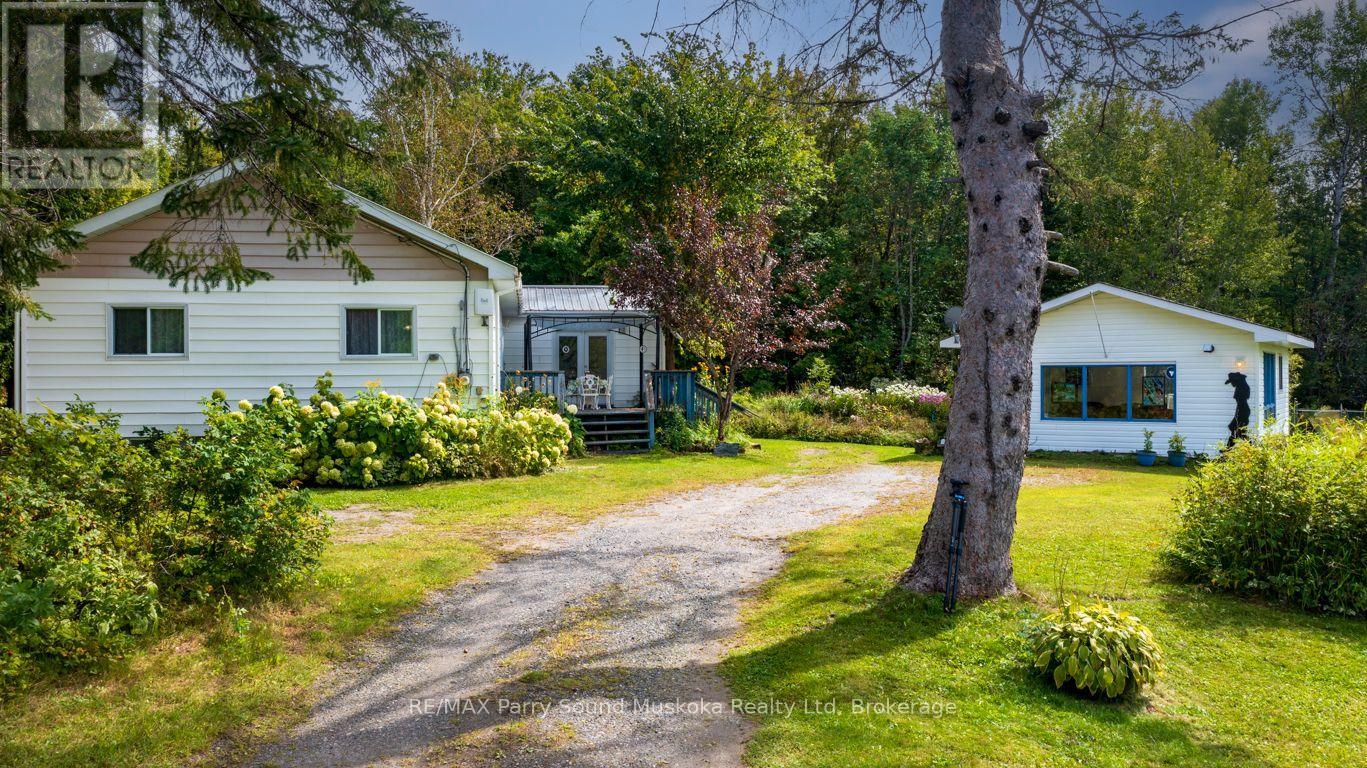 5 JAMES STREET, Seguin — photo 4