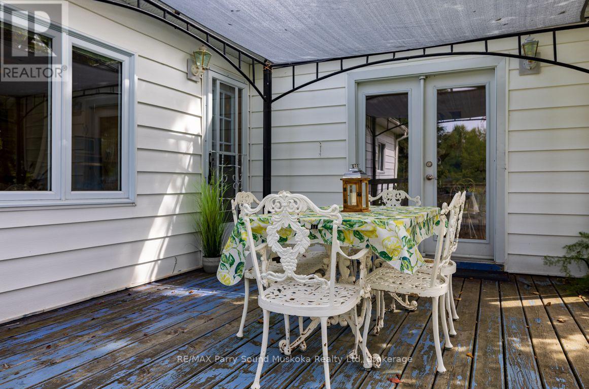 5 JAMES STREET, Seguin — photo 6