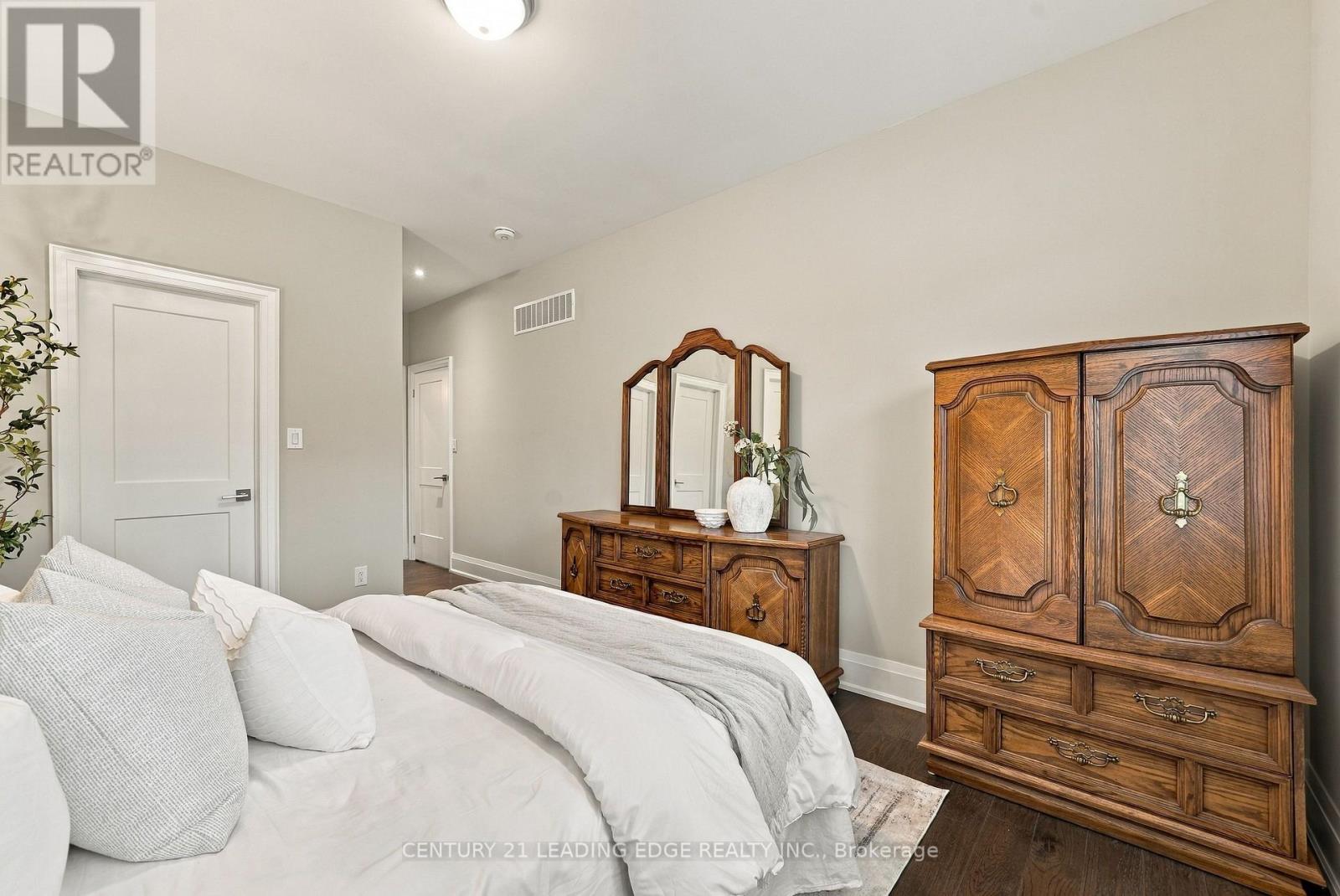 301 FIDDLERS COURT - 29