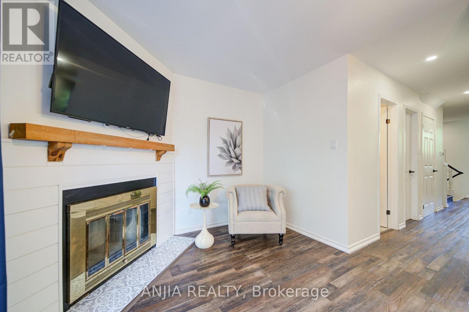 63 ENCHANTED HILLS CRESCENT - Image 27
