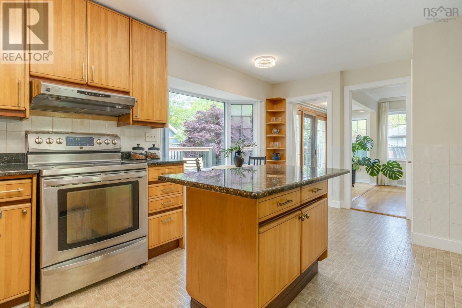 985 Beaufort Avenue, Halifax — photo 9