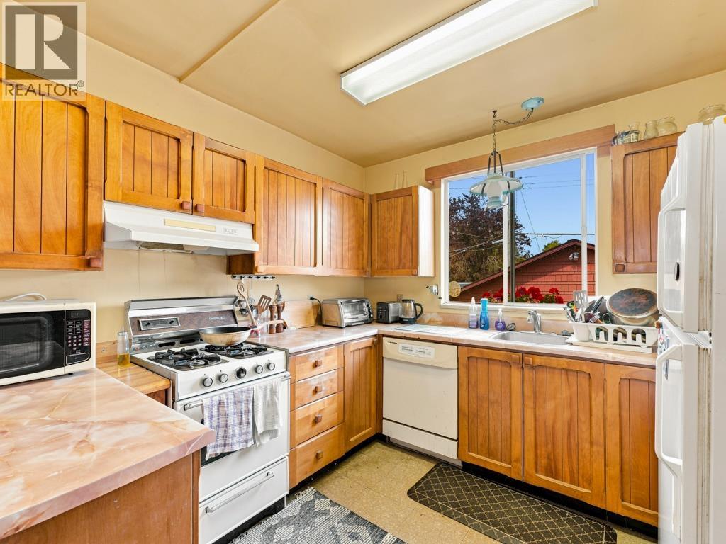 3017 E 17TH AVENUE, Vancouver — photo 9