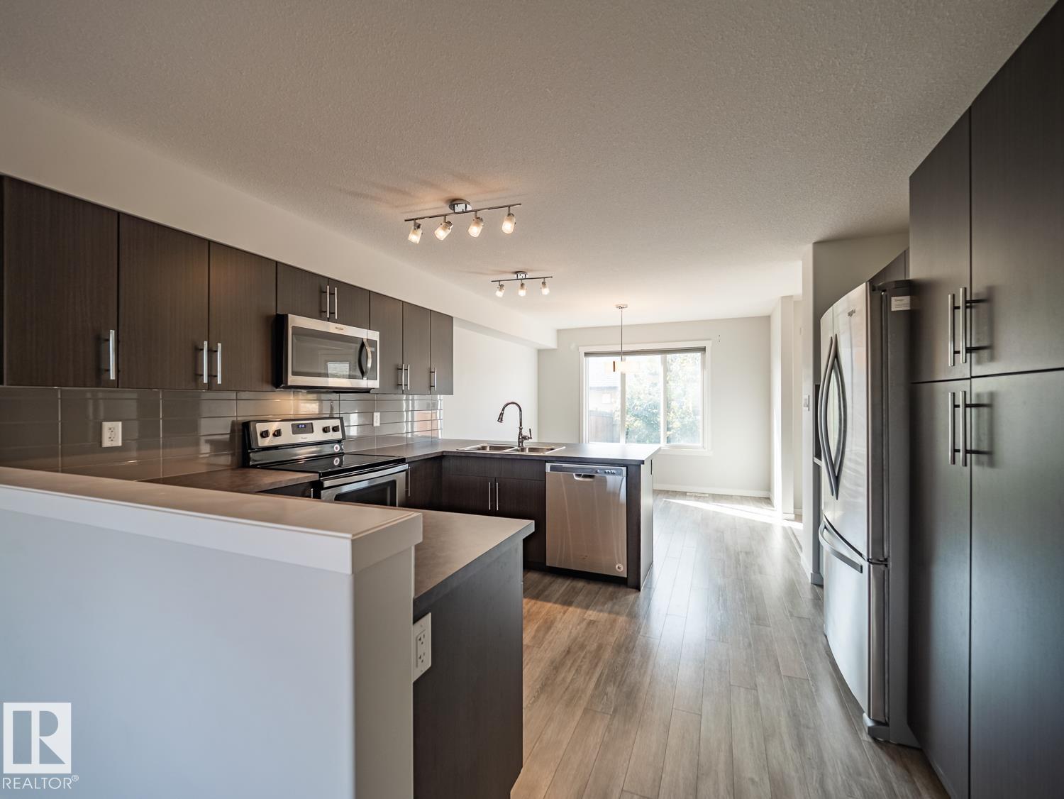 2211 16 AV NW - 12