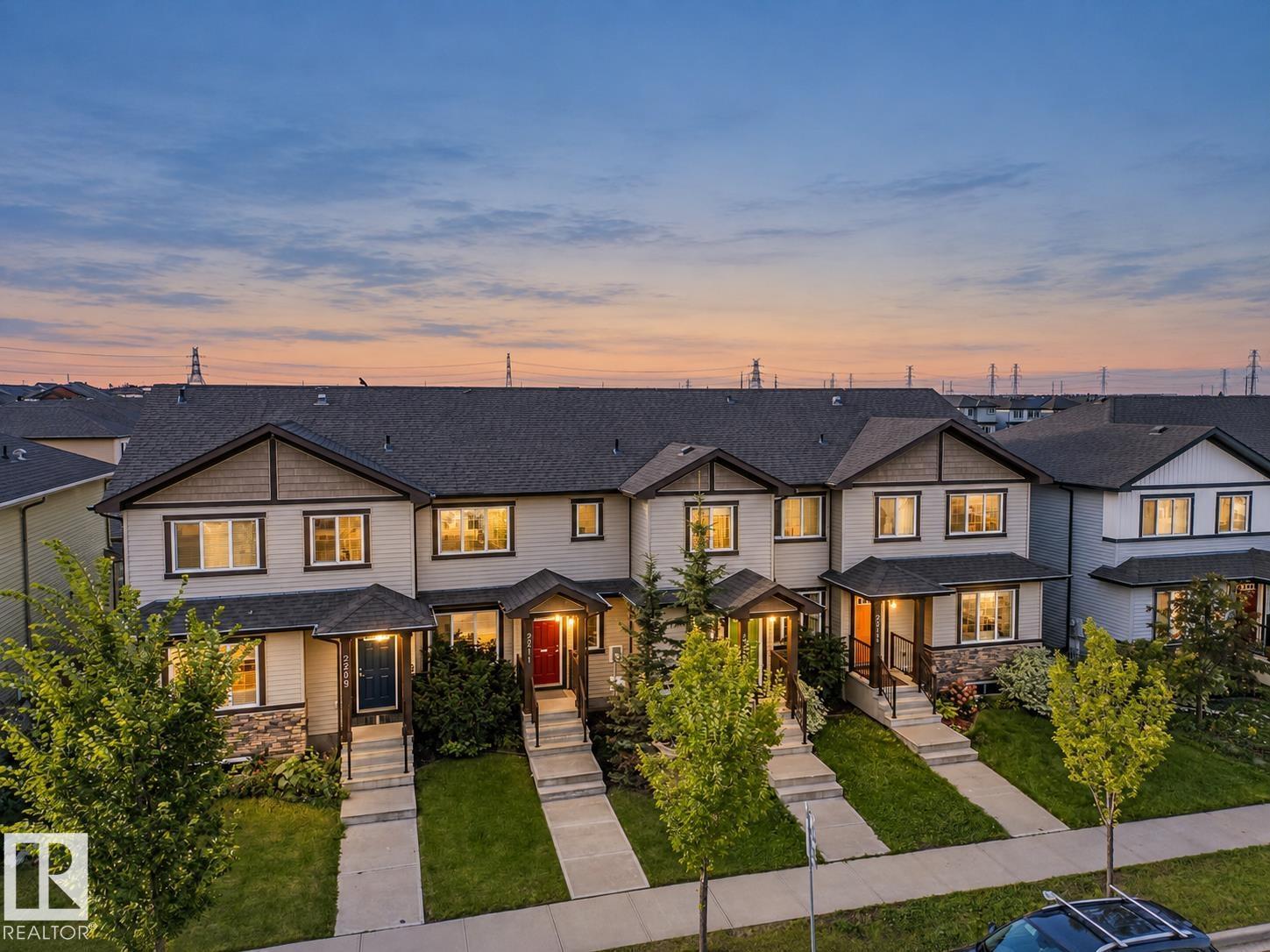 2211 16 AV NW - 1